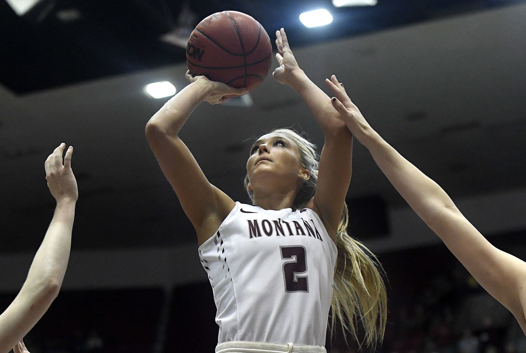 Lady Griz edge North Dakota 002.JPG